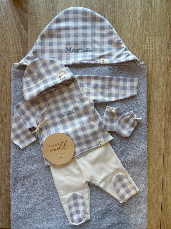 Pack conjunto de primera puesta vichy azul y capa de baño con manopla