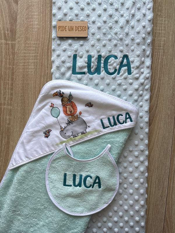 Pack capa de baño, babero y manta personalizada animales turquesa